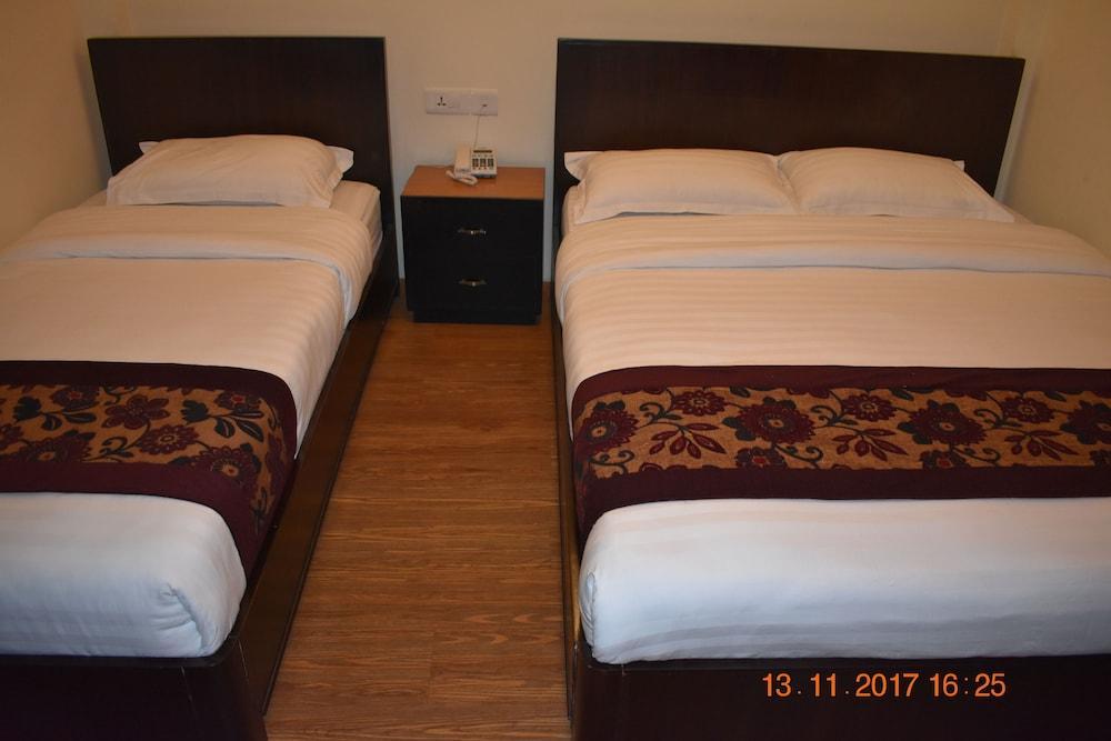 Hotel Hema Катманду Экстерьер фото