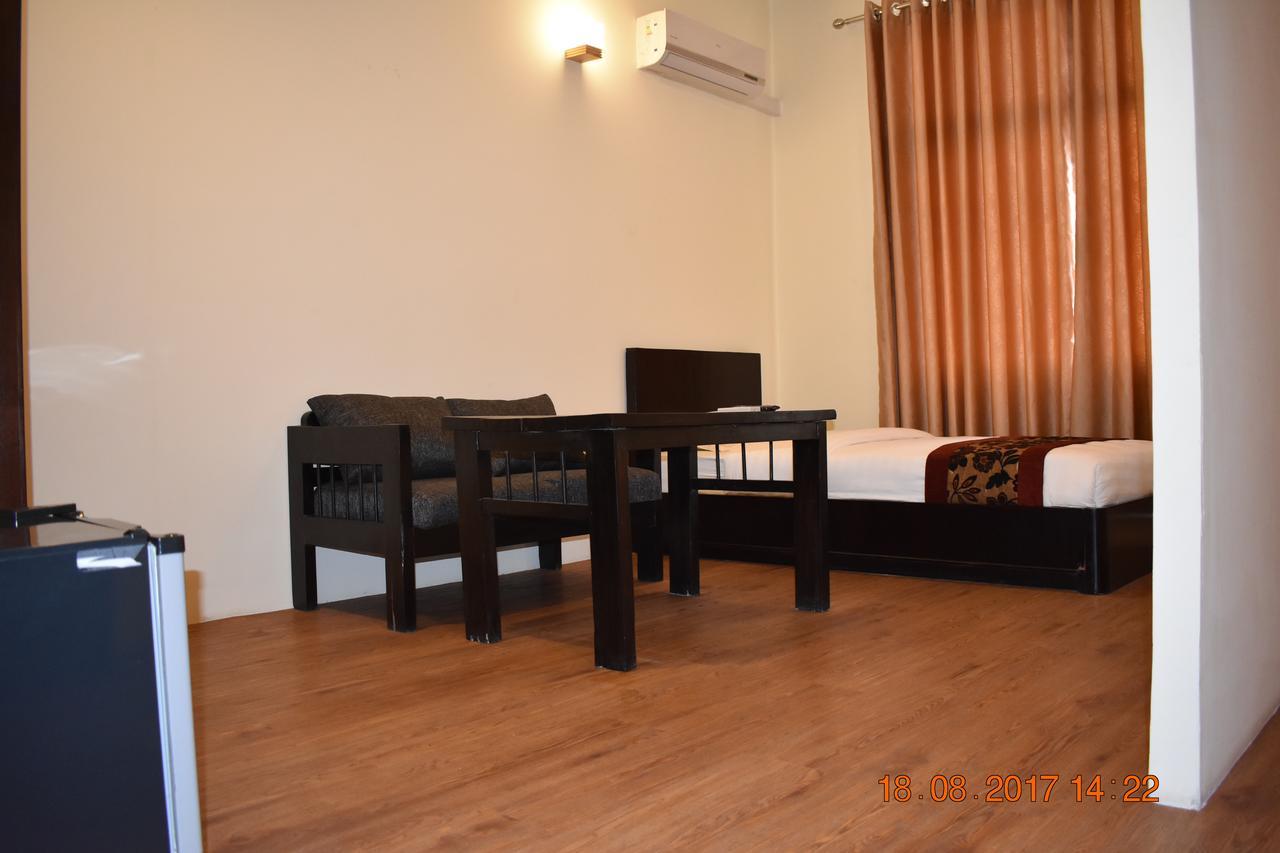 Hotel Hema Катманду Экстерьер фото