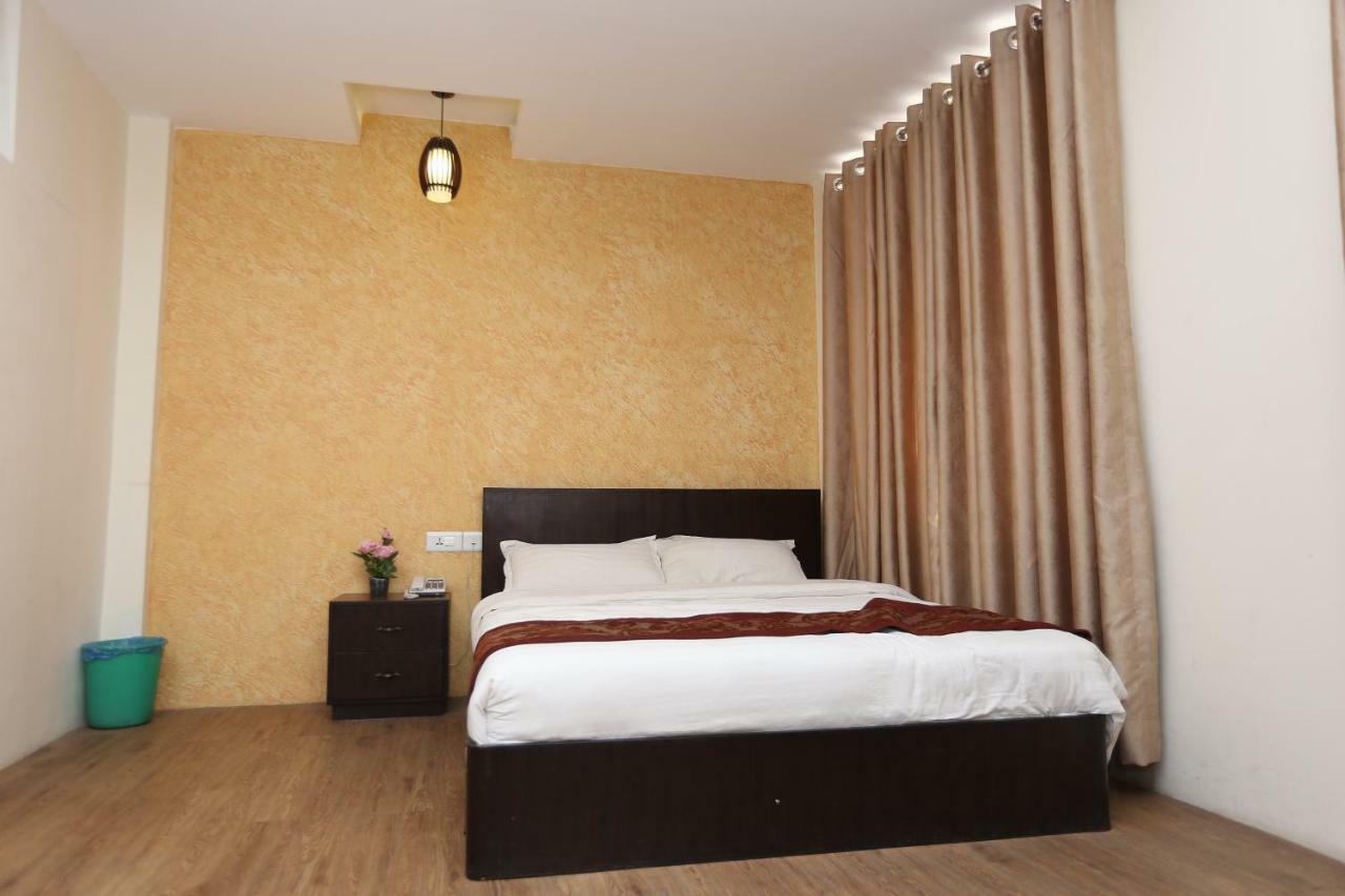 Hotel Hema Катманду Экстерьер фото